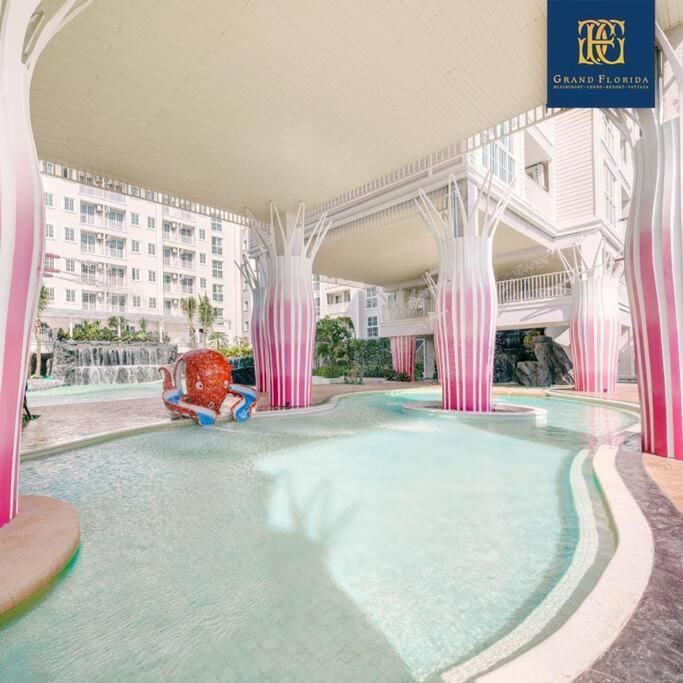Grand Florida Beach Waterpark Condo Resort นาจอมเทียน ภายนอก รูปภาพ